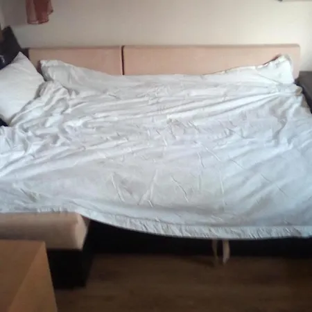 Alexander 1 Bedroom *